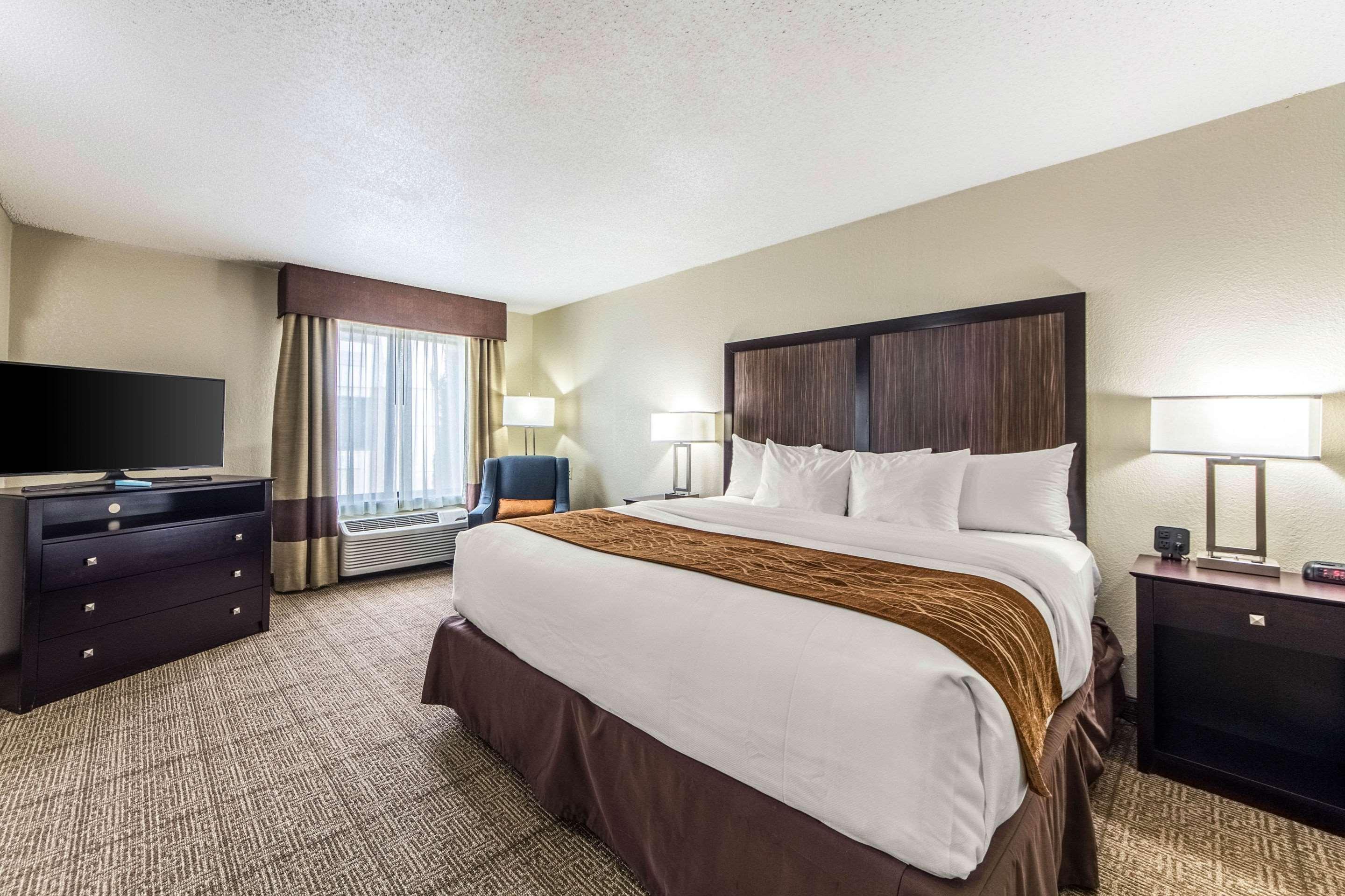 Comfort Inn Dallas Park Central Экстерьер фото