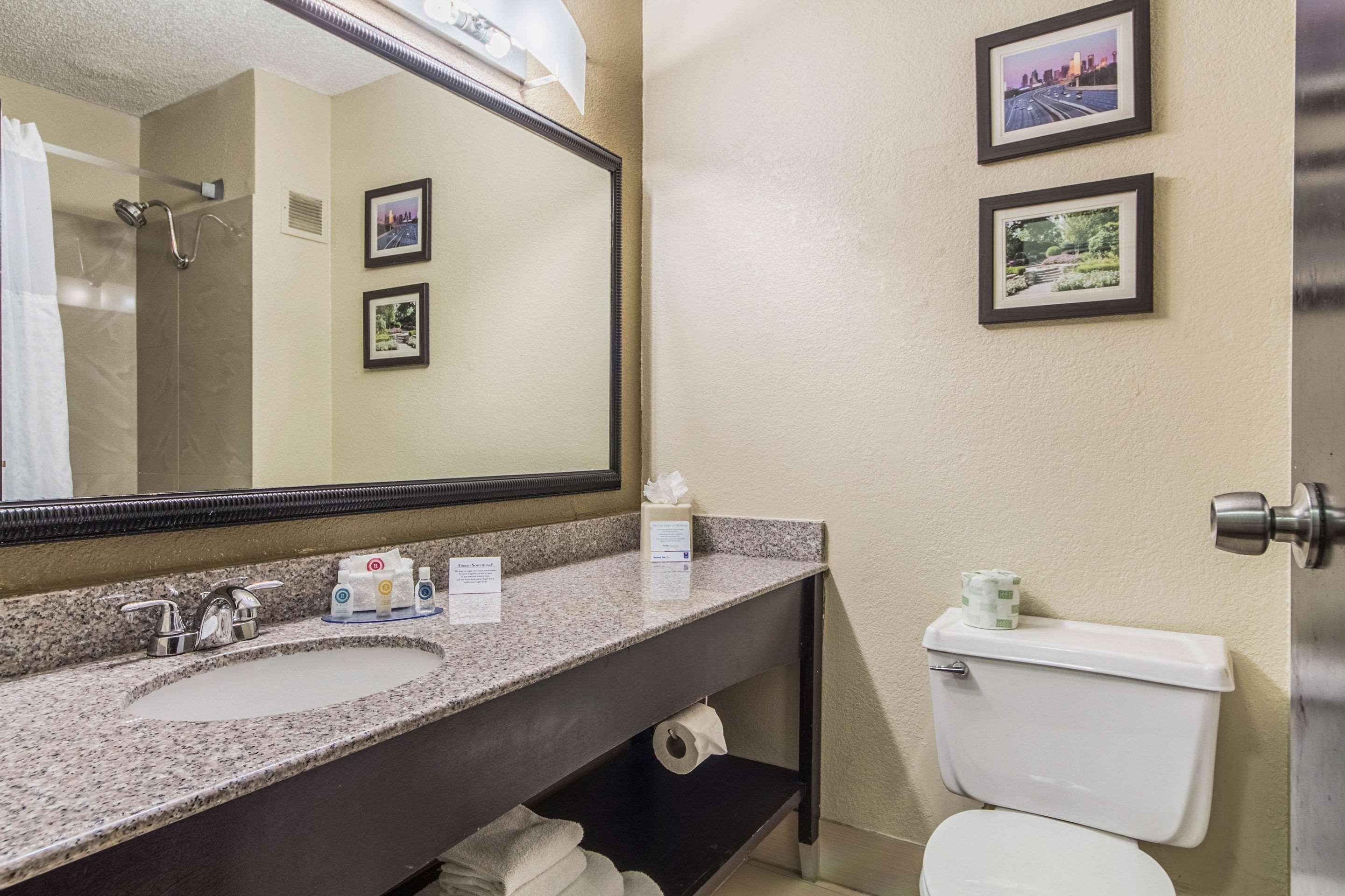 Comfort Inn Dallas Park Central Экстерьер фото