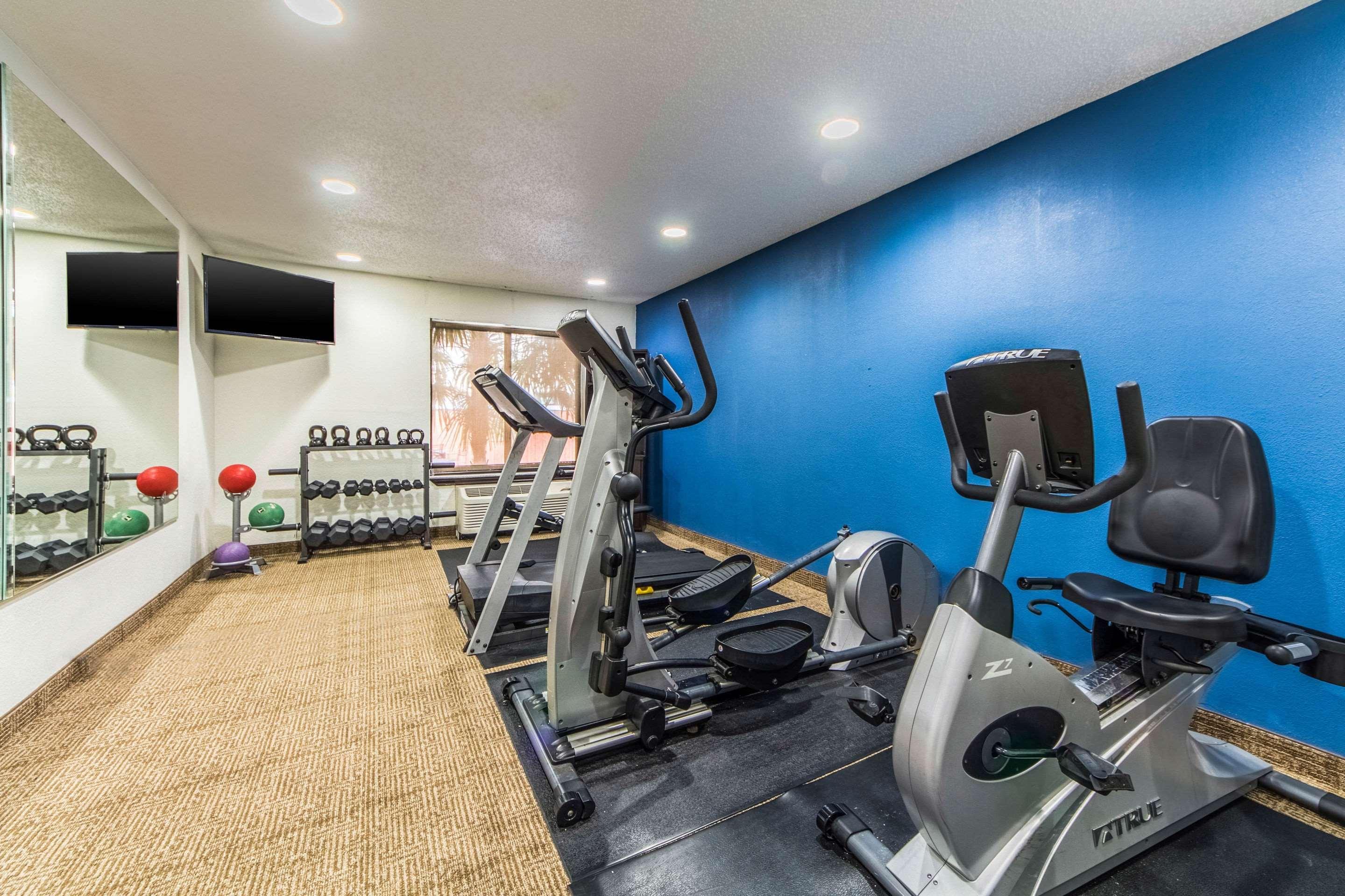 Comfort Inn Dallas Park Central Экстерьер фото