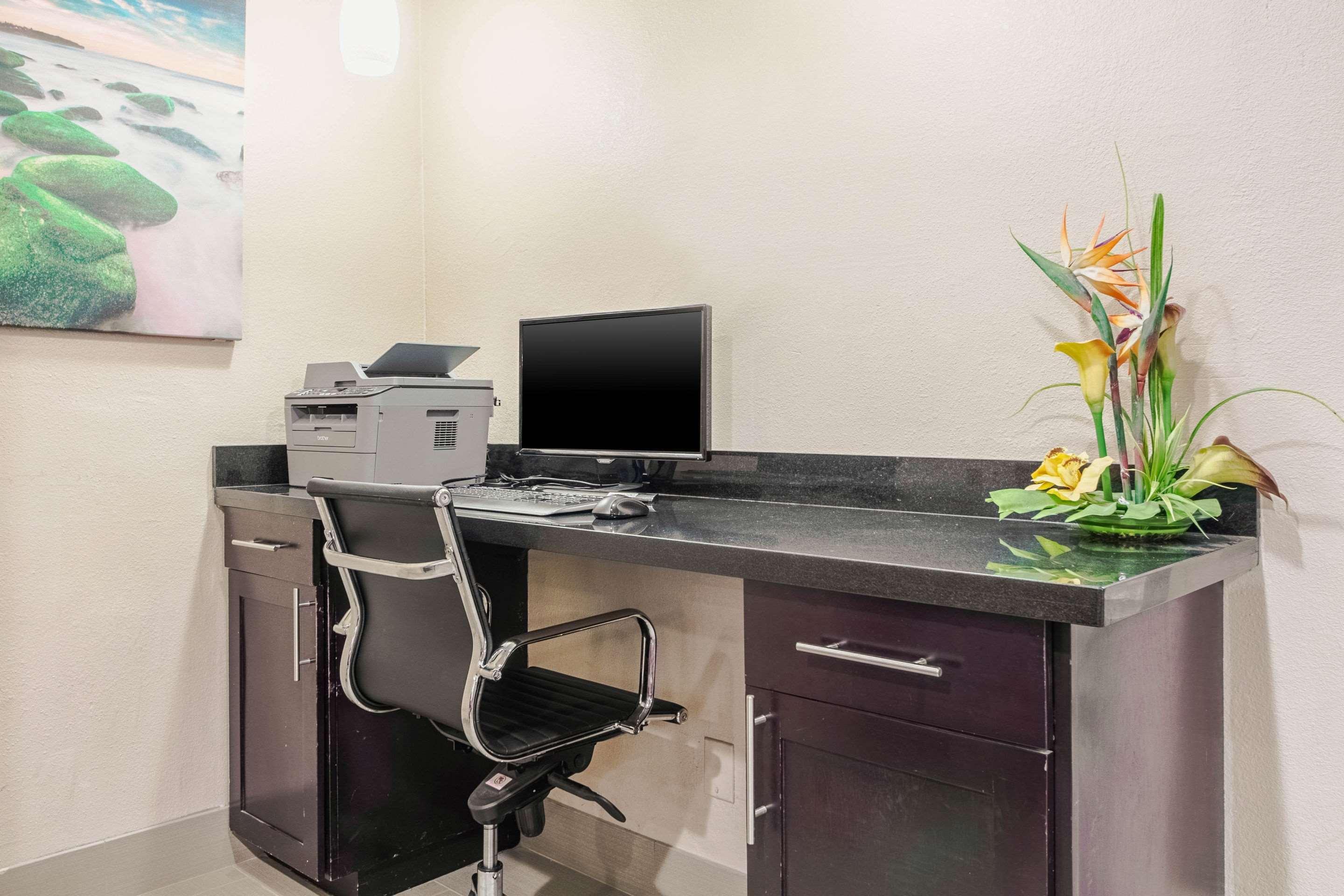 Comfort Inn Dallas Park Central Экстерьер фото
