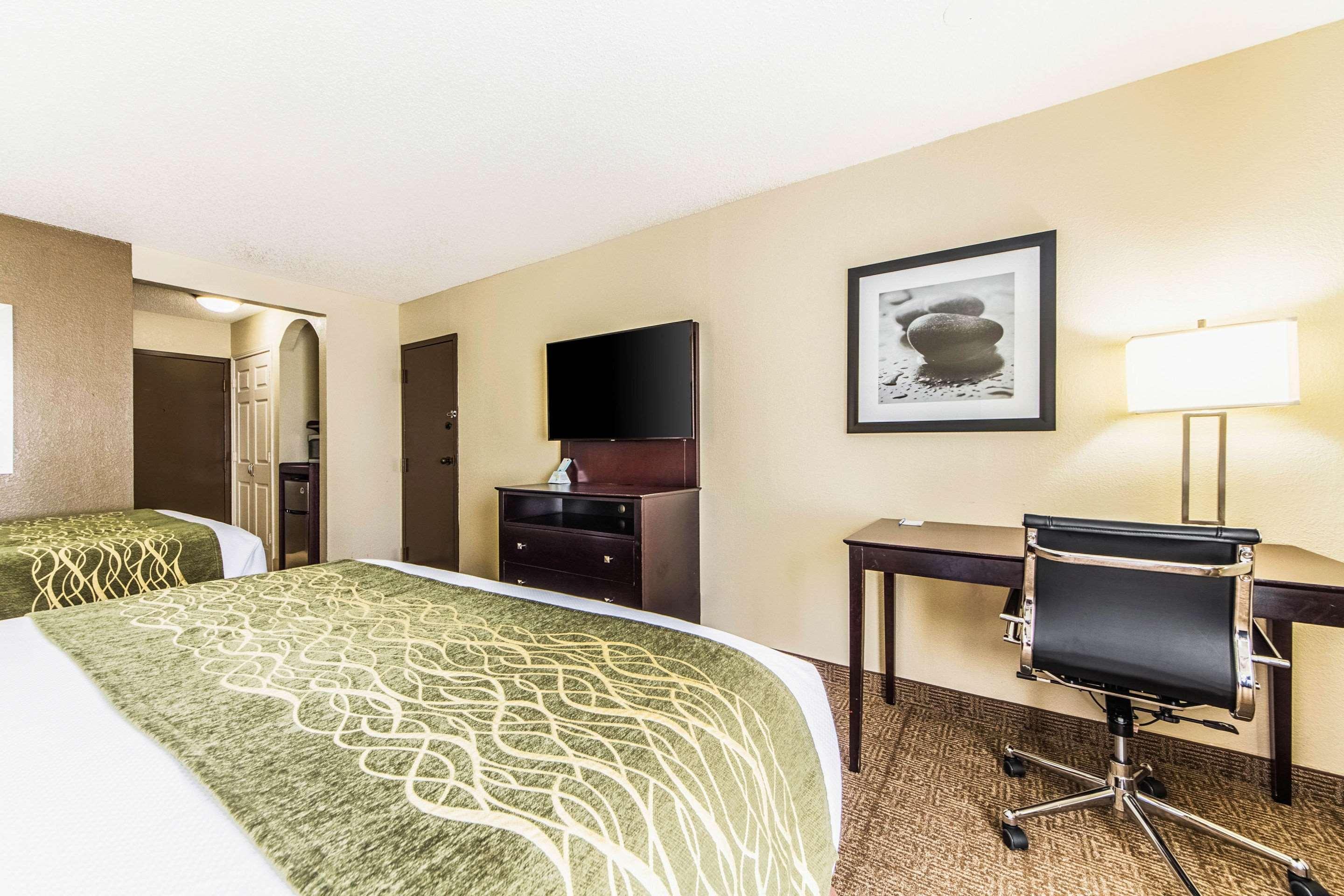 Comfort Inn Dallas Park Central Экстерьер фото