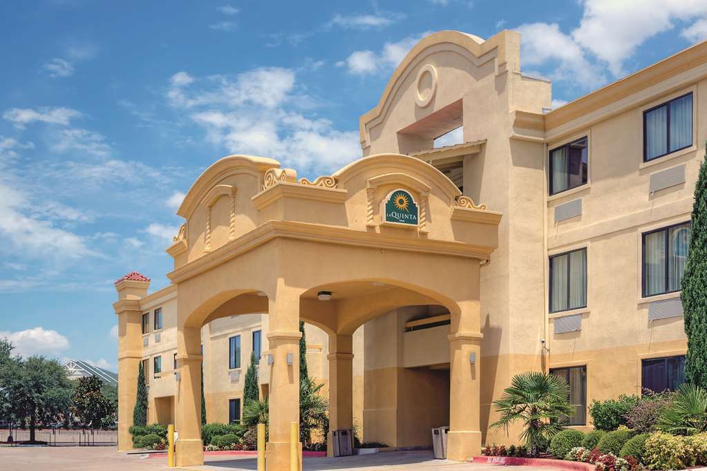 Comfort Inn Dallas Park Central Экстерьер фото