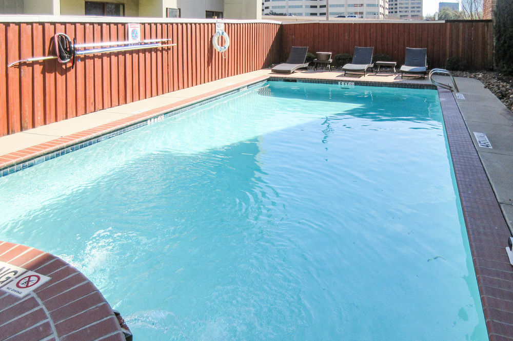 Comfort Inn Dallas Park Central Экстерьер фото