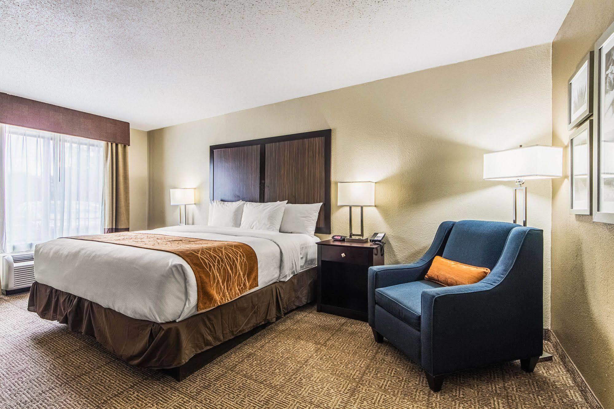Comfort Inn Dallas Park Central Экстерьер фото